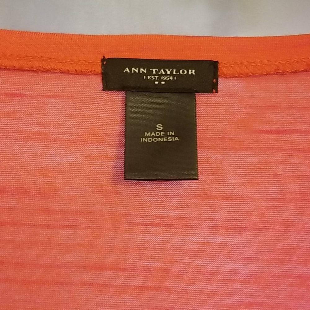 EUC Ann Taylor Orange Top - Picture 2 of 3